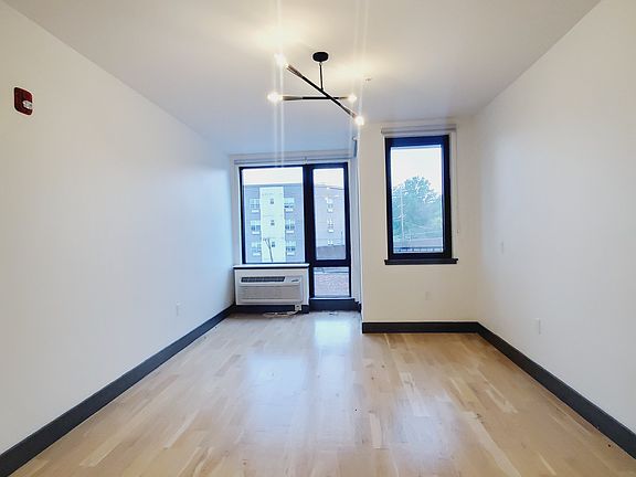 2nd image of 413-419 Arlington Ave #408