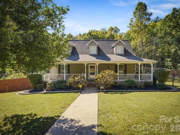 2759 Country Meadows Ln, Valdese, NC 28690