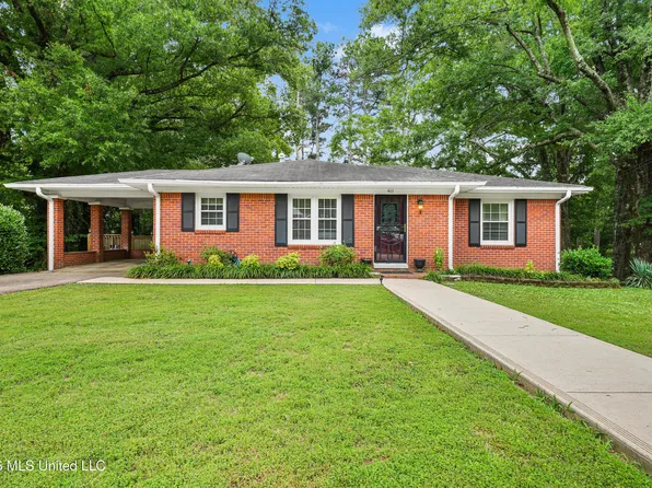 415 Hamilton St, Holly Springs, MS 38635