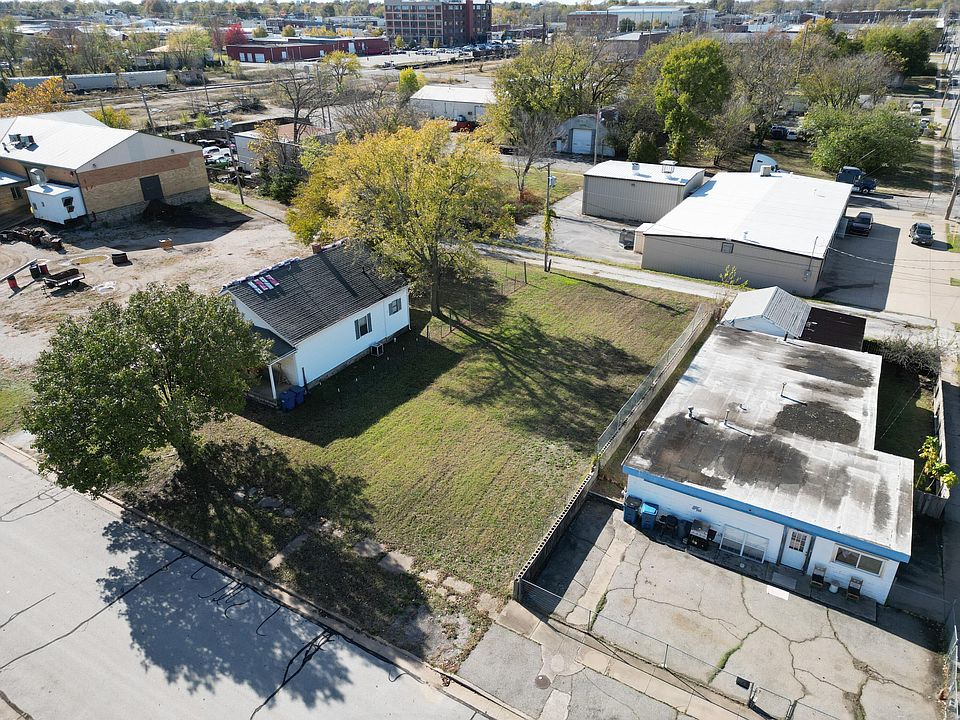 1st image of 906 Grand Avenue