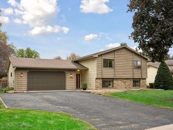 12008 Maryland Ct, Champlin, MN 55316