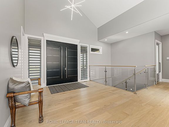 4th image of 231 Finnerty Rd