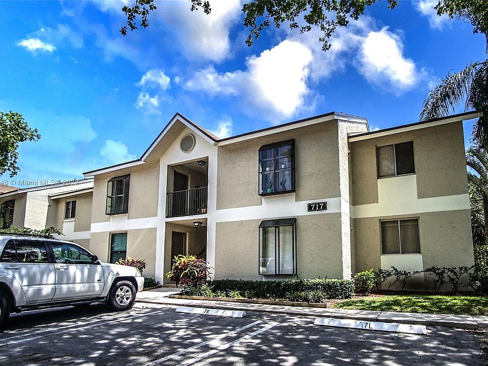 1st image of 717 Gardens Dr APT 205