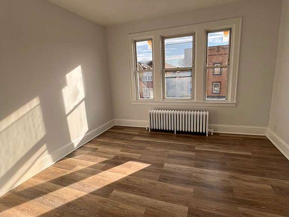 3rd image of 1042 Capitol Ave #3