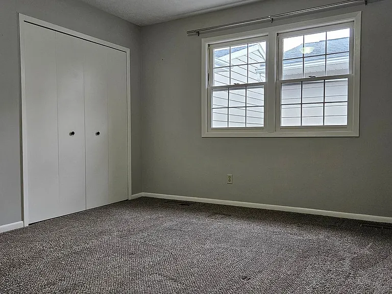 1242 Colonial Dr — Photo 8