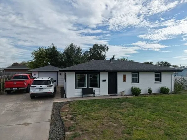 1324 Douglas Dr, Hays, KS 67601