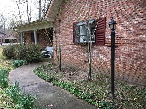 2nd image of 32 Hooper Rd