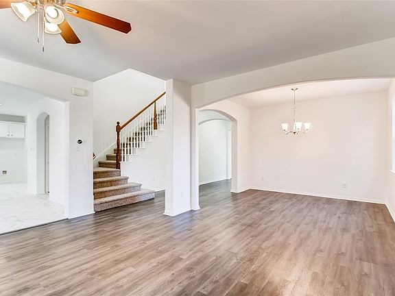 4th image of 10117 Cherry Hill Ln