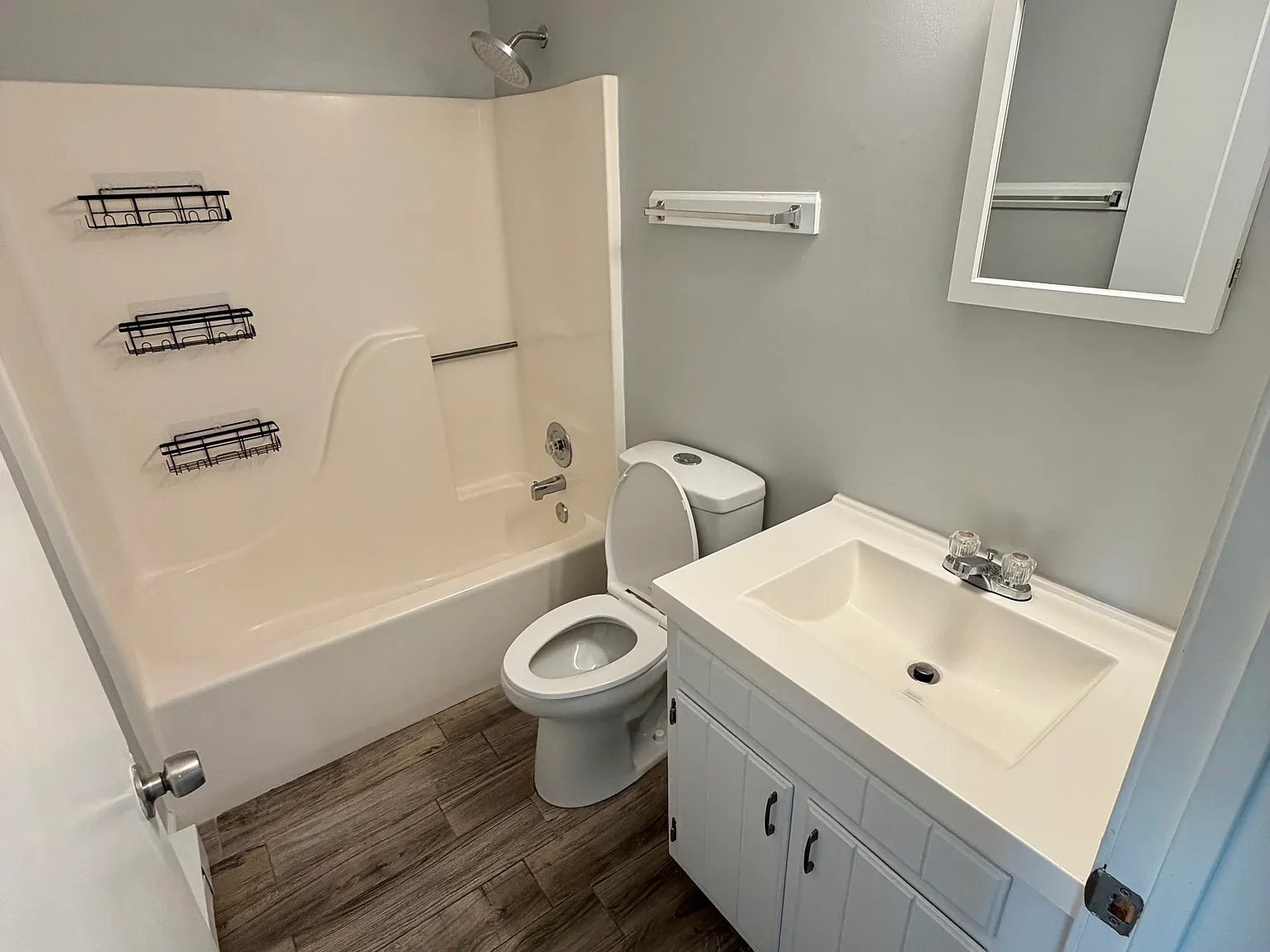 3 bed, 1400 sqft, $1,695 — Photo 3