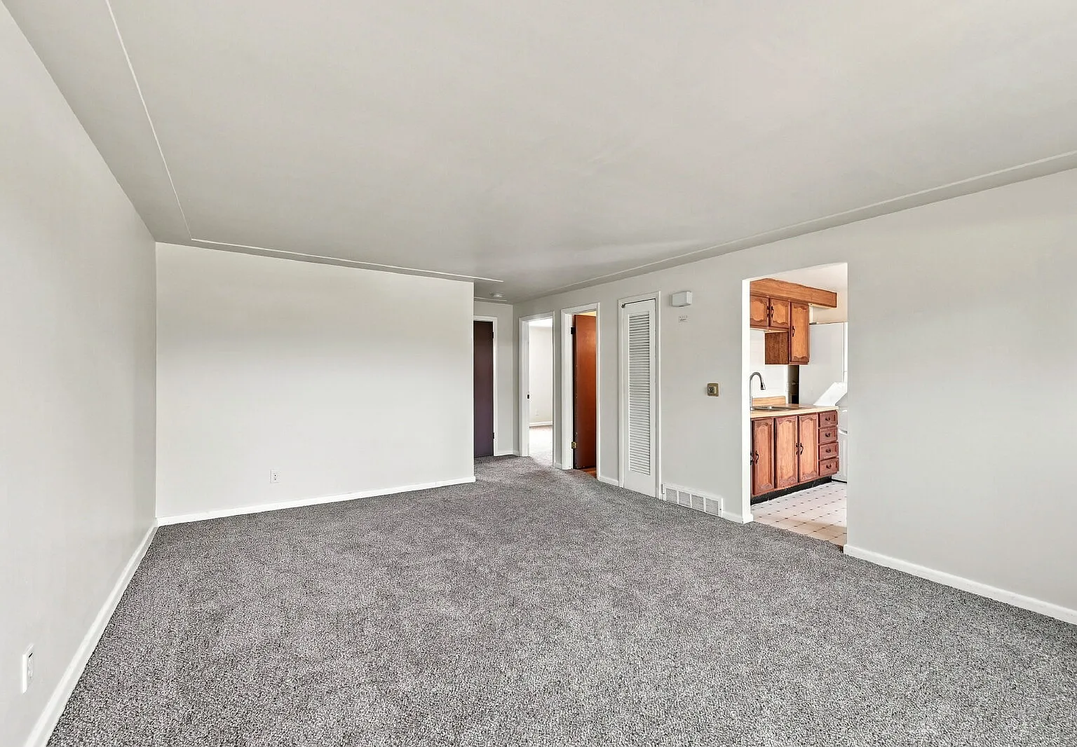 2 bed, 1.0 bath, 800 sqft, $1,496 — Photo 3