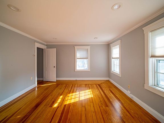 5th image of 120 Peirce St Floor 2