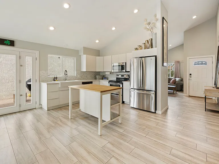 2214 N 87th Way — Photo 4