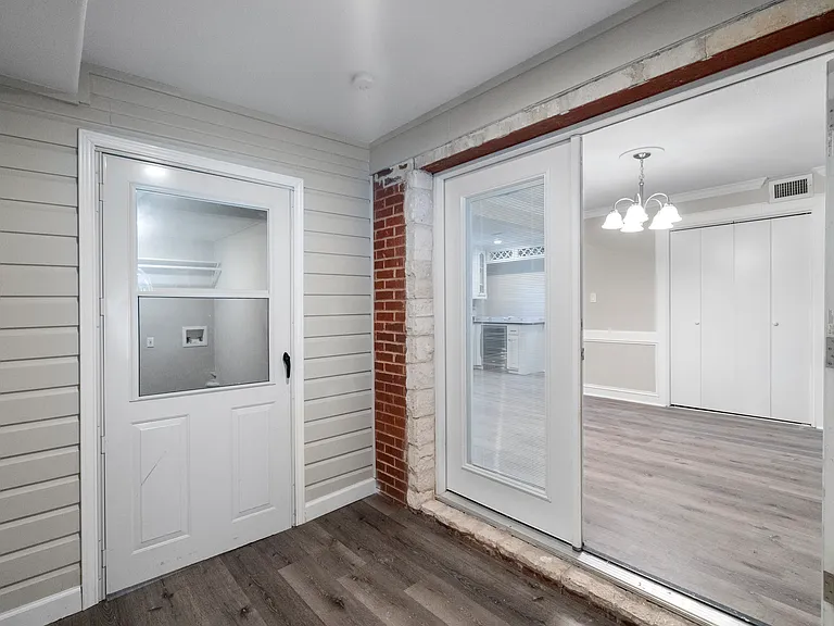 10403 Sandra Lynn Dr — Photo 21