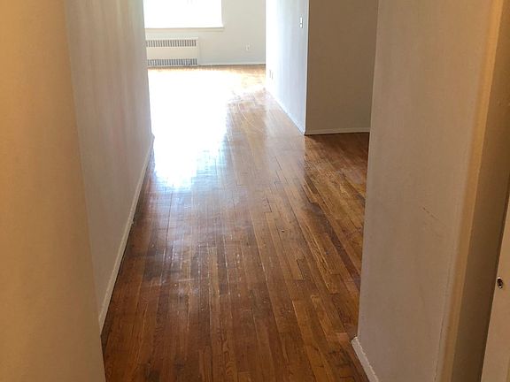 4th image of 206 Parkway N #3B