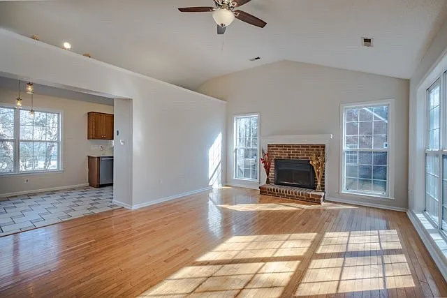 117 Eagle Ct — Photo 4