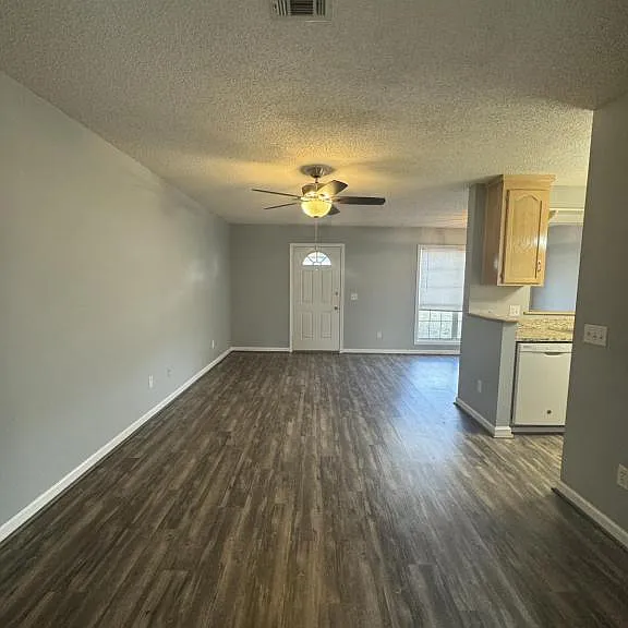 114 Palm Dr — Photo 7