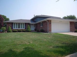 17559 Redwood Ln, Tinley Park, IL 60487