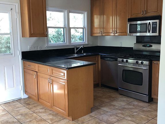 4th image of 9511 Workman Ave
