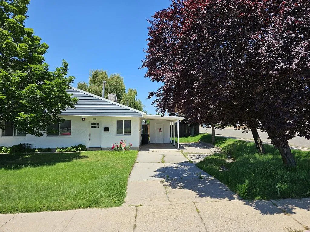 190 W 2050 N — Photo 2
