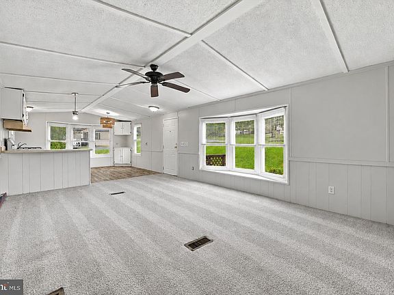 5th image of 1038 Appleville Rd