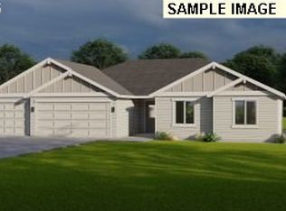 217 SW Chickadee Dr, Boardman, OR 97818