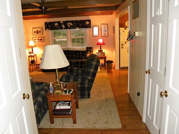 3rd image of 307 Park Ave