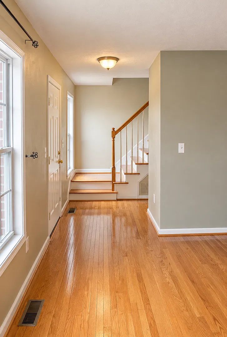 Spacious 4-Bedroom Home with 2-Car Garage, Fenced Backyard & Full Basement in Christiansburg! — Photo 4