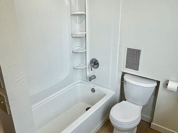 3rd image of 2304 Victor St