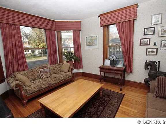 4th image of 73 Gibson St