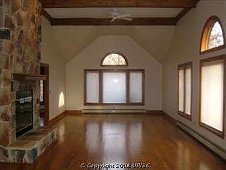 4th image of 20 Wallace Farms Ln