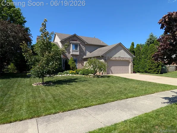 16883 Kenneth Dr, Macomb, MI 48044