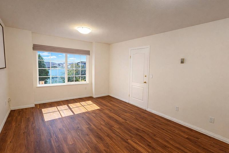 New Westminster House for rent - 3 Bedrooms — photo 4