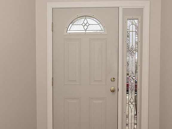 2nd image of 1261 Briarwood Ln
