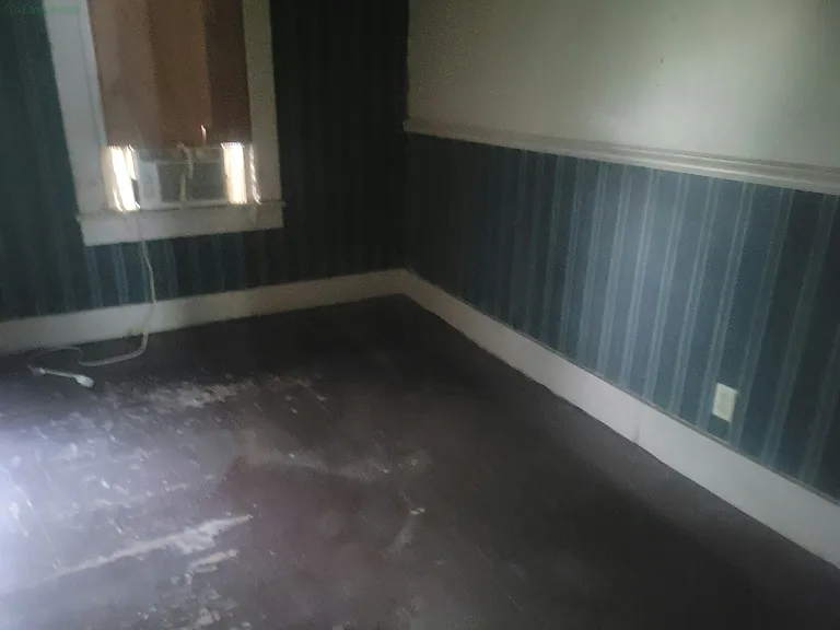 305 S Everett St — Photo 9