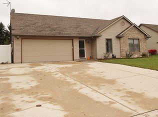 1415 Chestnut Ct, Auburn, IN