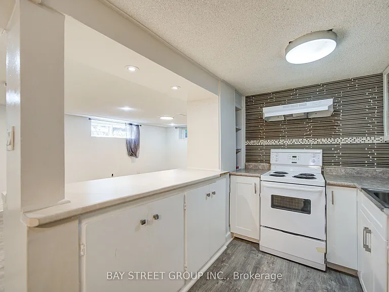 1421 Old Green Ln — Photo 37