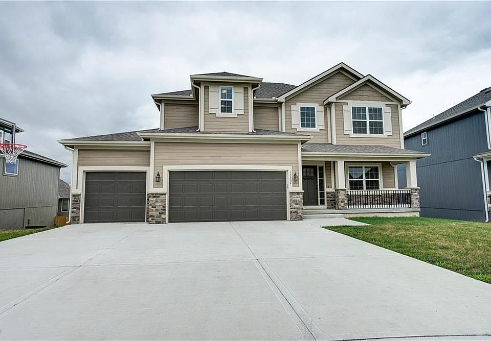 1st image of 13504 Forest Oaks Dr