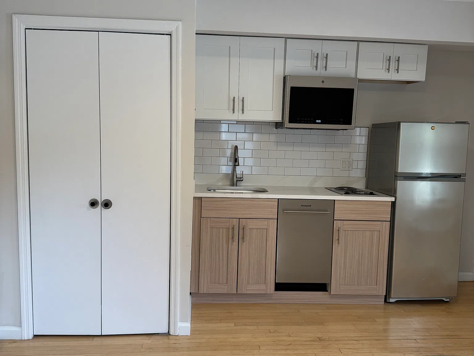 Studio, 400 sqft, $1,850 — Photo 4