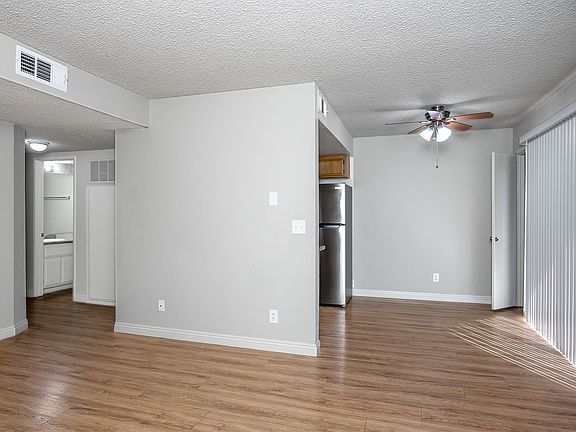 2nd image of 951 N Louise St APT 106