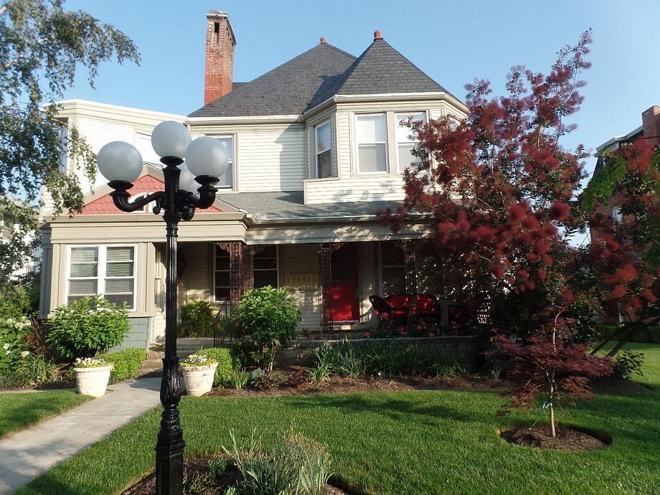 1890 restored Victorian house