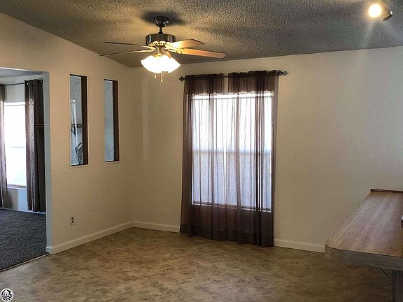 5th image of 18600 Maple Ave
