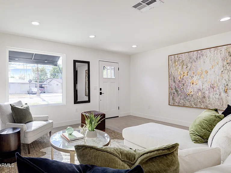 4235 N 35th Way — Photo 6