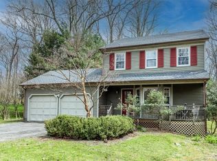 117 Hillside Ln, Monroe, CT 06468