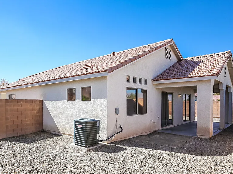 5936 Crestmont Dr — Photo 15