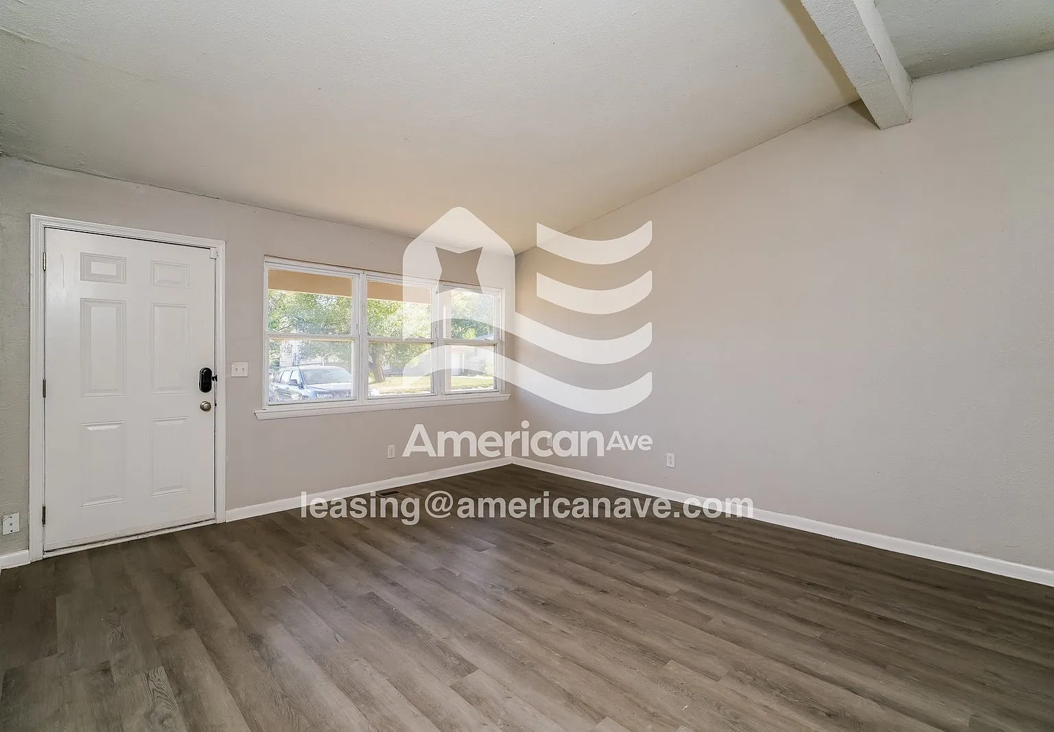 3 bed, 1.0 bath, 925 sqft, $1,047 — Photo 4
