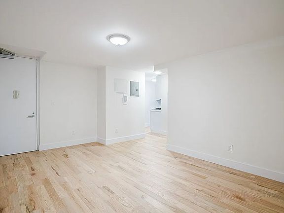 4th image of 230 E 44th St APT 5L