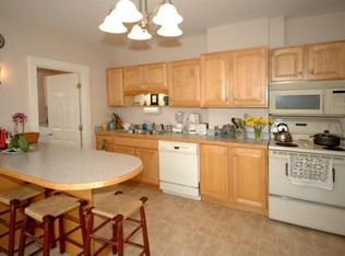 12 Middle St, Merrimac, MA 01860