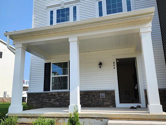 3rd image of 844 New Castle Landing Dr