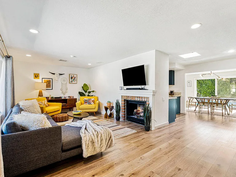 2950 N Bahada Rd — Photo 32