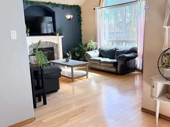 1304 Oakland Cres, Devon, AB T9G 2E5